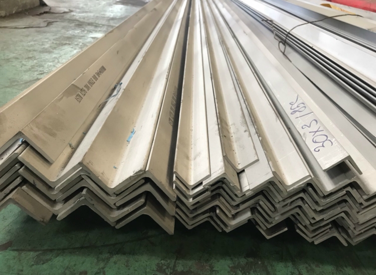 THANH V INOX 304