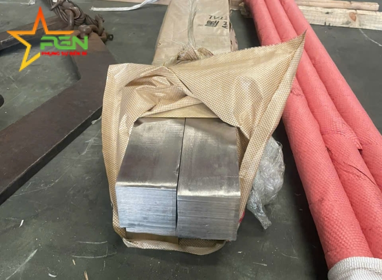 U - VÊ-LÁP  ĐÚC INOX 316