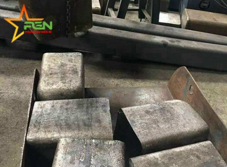 GIA CÔNG INOX CHẶT CHẤN CẮT LASER THEO YÊU CẦU