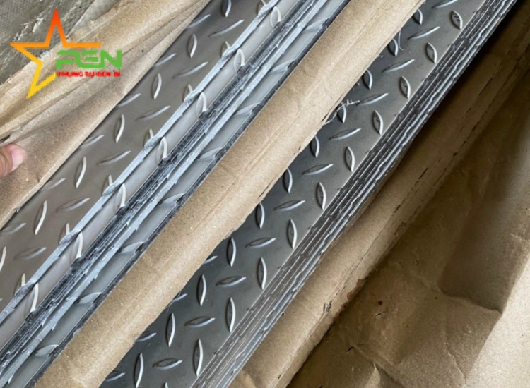 CUỘN INOX 304 DẬP GÂN/ENGRAVED COIL / SHEET
