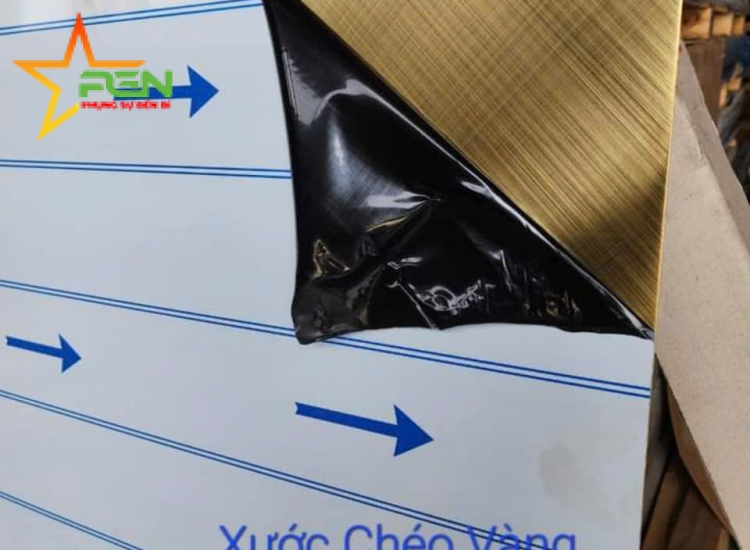TẤM INOX XƯỚC CHÉO MÀU VÀNG