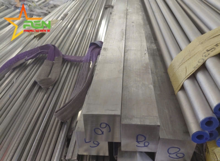 THANH LA ĐÚC 304 SỌC XƯỚC : 65 x 6.0 x 4000/6000MM/HL- LẬP LÀ INOX - Stainless Steel Bar Flat
